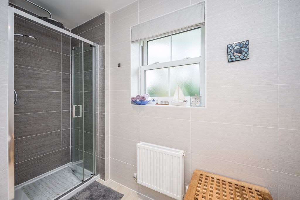 En-Suite- click for photo gallery